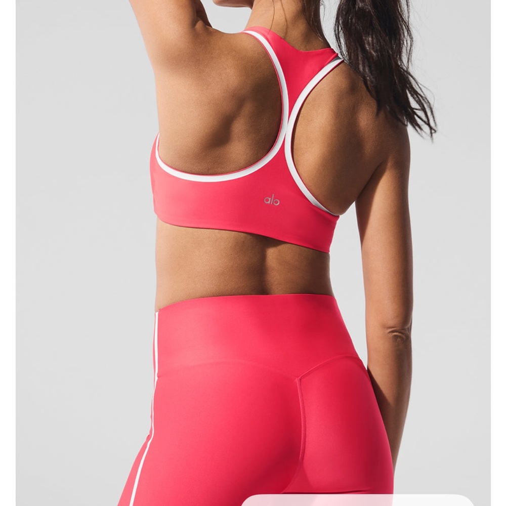 ALO Airlift Super Sleek Contrast Bra - Candy/white Size Small